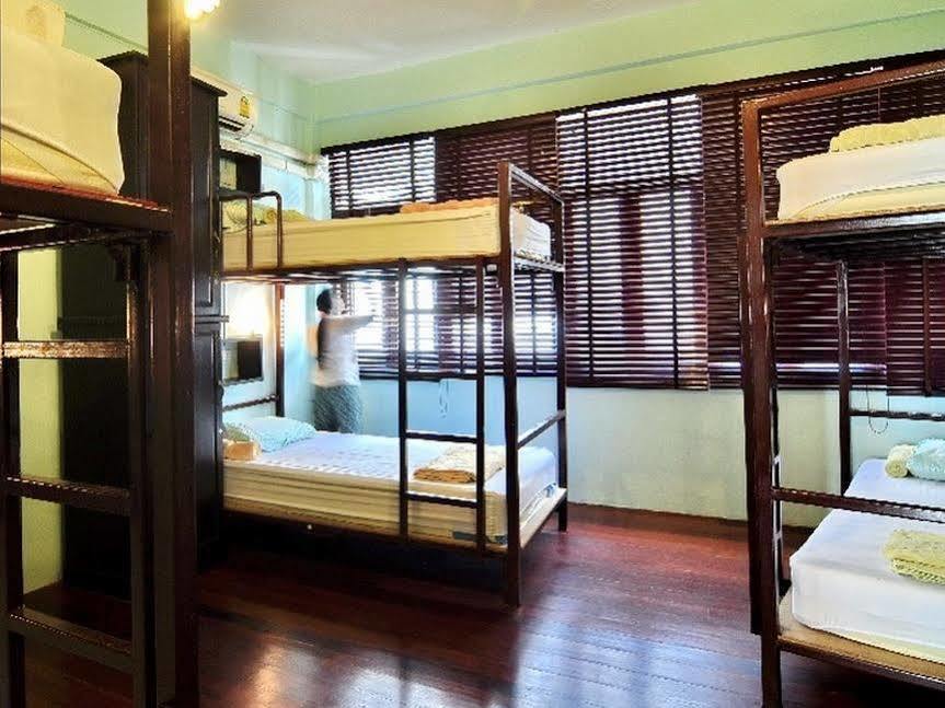 Niras Bankoc Hostel กรุงเทพมหานคร ภายนอก รูปภาพ
