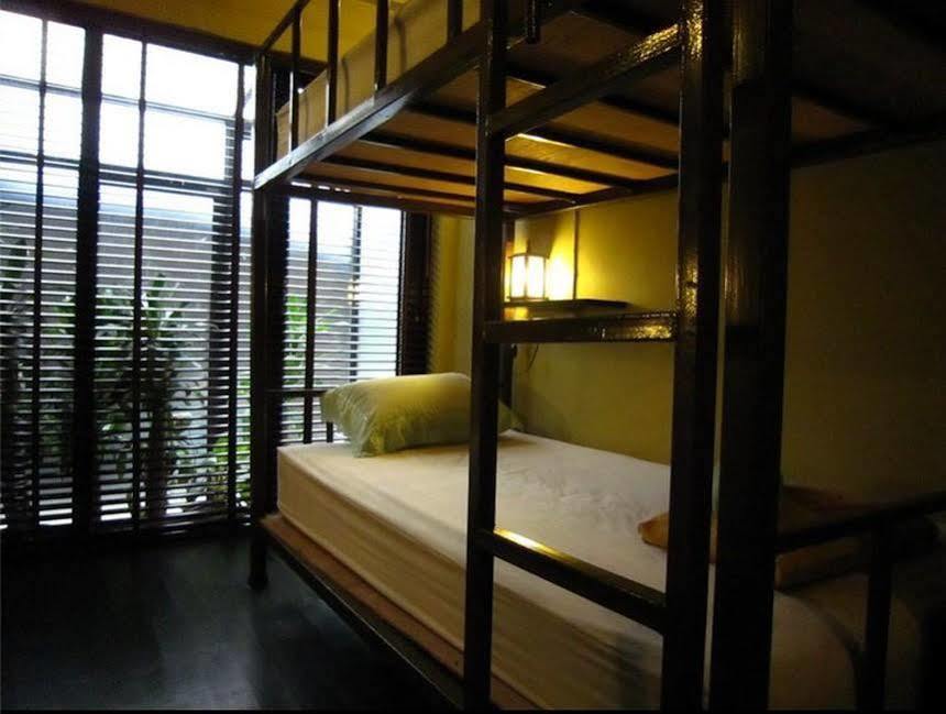 Niras Bankoc Hostel กรุงเทพมหานคร ภายนอก รูปภาพ