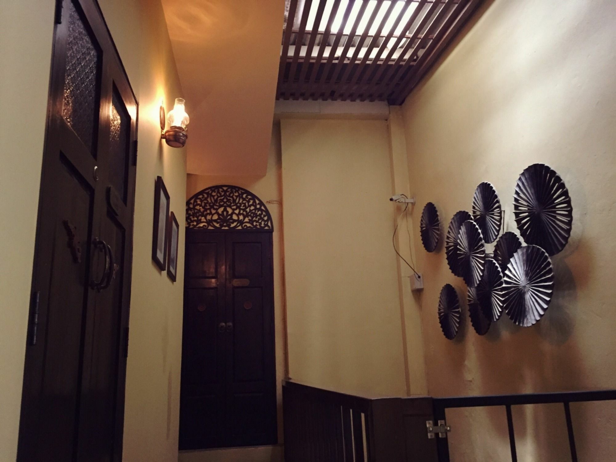 Niras Bankoc Hostel กรุงเทพมหานคร ภายนอก รูปภาพ